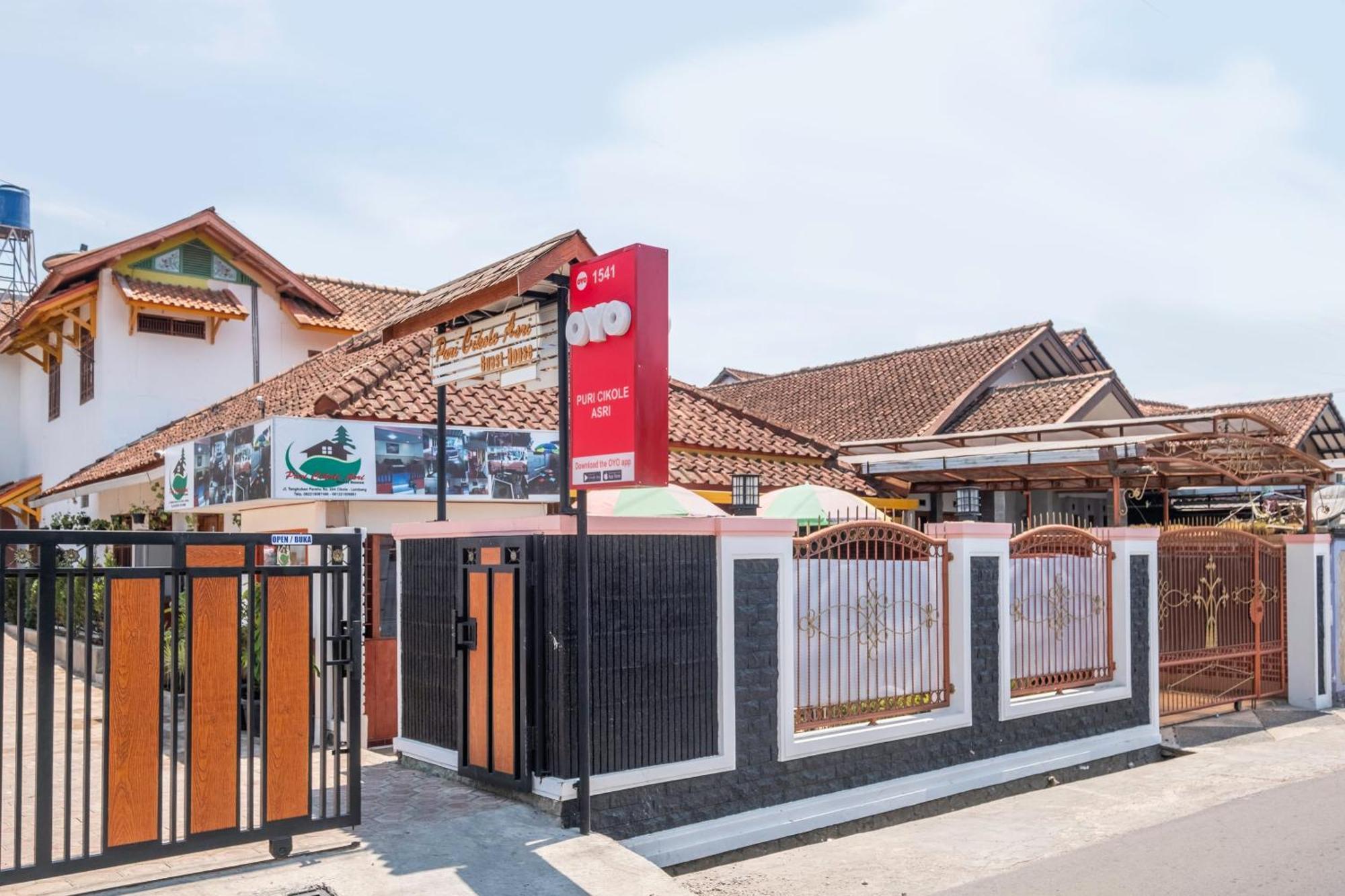 Capital O 1541 Puri Cikole Asri Hotel Lembang Exterior foto